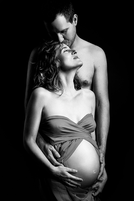 Séance photo de grossesse en studio à Toulouse